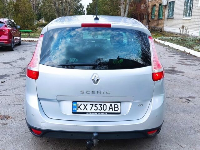 Серый Рено Гранд Сценик, объемом двигателя 1.6 л и пробегом 310 тыс. км за 7300 $, фото 3 на Automoto.ua