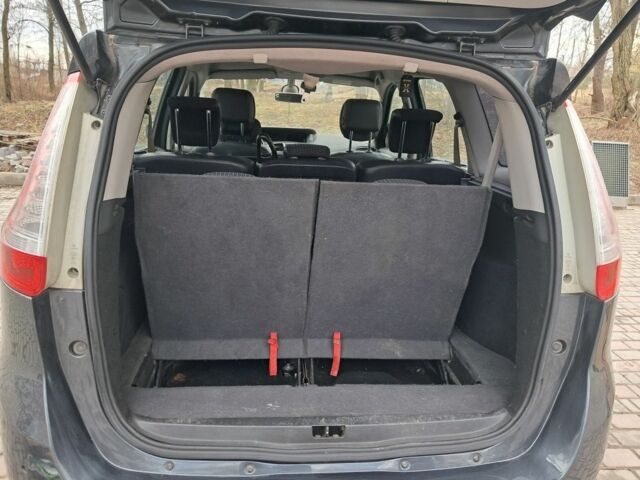 Серый Рено Гранд Сценик, объемом двигателя 1.6 л и пробегом 306 тыс. км за 6500 $, фото 11 на Automoto.ua