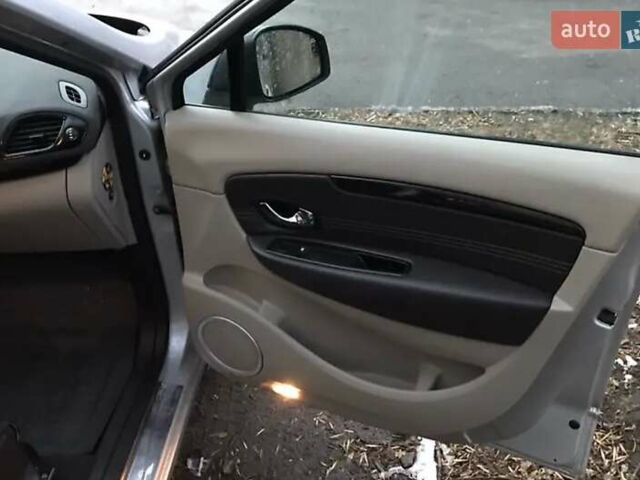 Серый Рено Гранд Сценик, объемом двигателя 1.46 л и пробегом 303 тыс. км за 9600 $, фото 16 на Automoto.ua