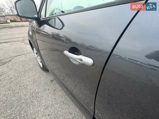 Сірий Рено Гранд Сценік, об'ємом двигуна 1.6 л та пробігом 219 тис. км за 9000 $, фото 56 на Automoto.ua
