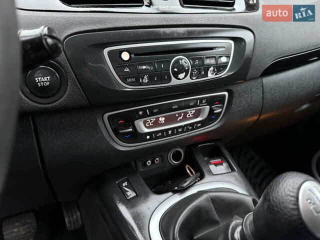 Серый Рено Гранд Сценик, объемом двигателя 1.6 л и пробегом 265 тыс. км за 7950 $, фото 26 на Automoto.ua