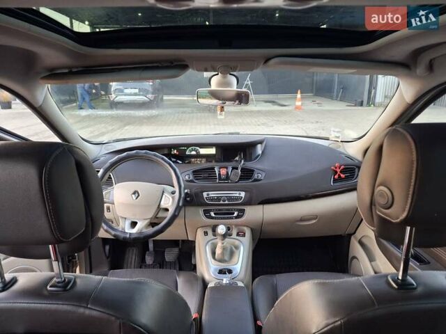 Серый Рено Гранд Сценик, объемом двигателя 1.6 л и пробегом 271 тыс. км за 7600 $, фото 8 на Automoto.ua