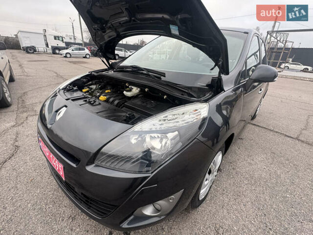 Сірий Рено Гранд Сценік, об'ємом двигуна 1.6 л та пробігом 219 тис. км за 9000 $, фото 60 на Automoto.ua