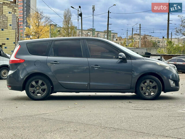 Рено Гранд Сценик 2011 в Киеве на Automoto.ua Серый Рено Гранд Сценик, объемом двигателя 1.46 л и пробегом 277 тыс. км за 8300 $, фото 4 на Automoto.ua