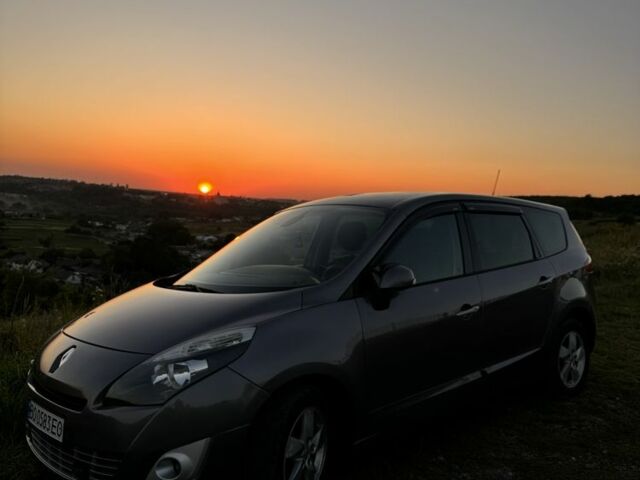 Серый Рено Гранд Сценик, объемом двигателя 1.5 л и пробегом 250 тыс. км за 7300 $, фото 2 на Automoto.ua