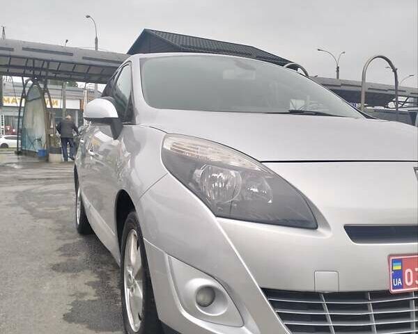Рено Гранд Сценик 2011 в Чернигове на Automoto.ua Серый Рено Гранд Сценик, объемом двигателя 1.5 л и пробегом 220 тыс. км за 8500 $, фото 19 на Automoto.ua