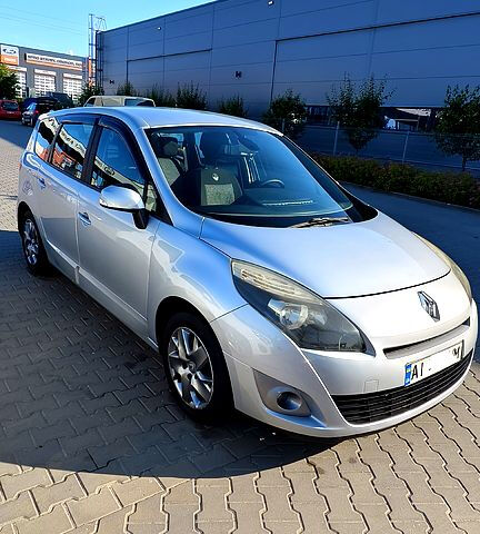 Серый Рено Гранд Сценик, объемом двигателя 1.5 л и пробегом 300 тыс. км за 7000 $, фото 4 на Automoto.ua