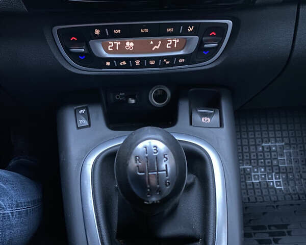 Сірий Рено Гранд Сценік, об'ємом двигуна 1.87 л та пробігом 220 тис. км за 8000 $, фото 23 на Automoto.ua