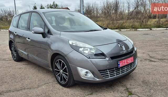 Серый Рено Гранд Сценик, объемом двигателя 1.6 л и пробегом 149 тыс. км за 8500 $, фото 3 на Automoto.ua