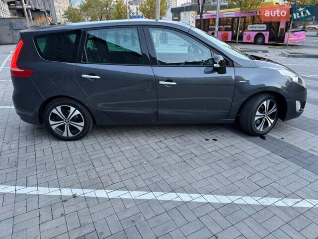 Серый Рено Гранд Сценик, объемом двигателя 1.46 л и пробегом 318 тыс. км за 7800 $, фото 3 на Automoto.ua