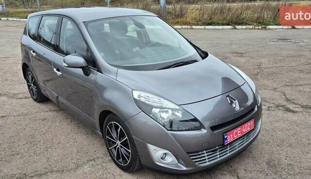 Серый Рено Гранд Сценик, объемом двигателя 1.6 л и пробегом 149 тыс. км за 8500 $, фото 4 на Automoto.ua