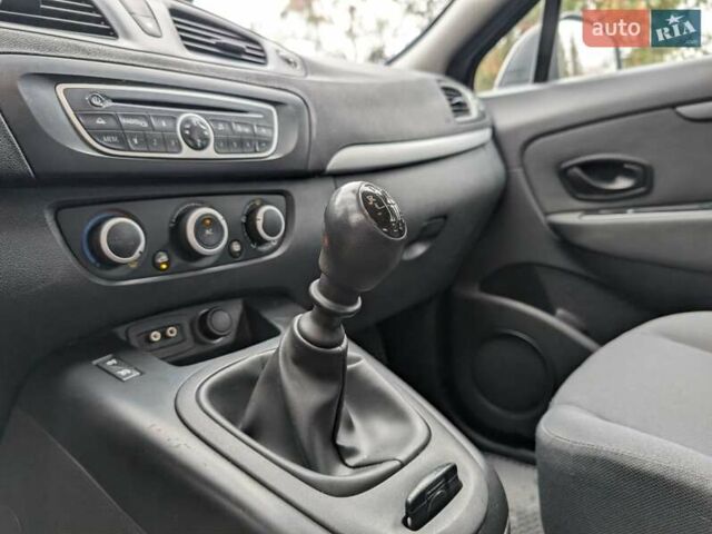 Серый Рено Гранд Сценик, объемом двигателя 1.5 л и пробегом 261 тыс. км за 5999 $, фото 17 на Automoto.ua
