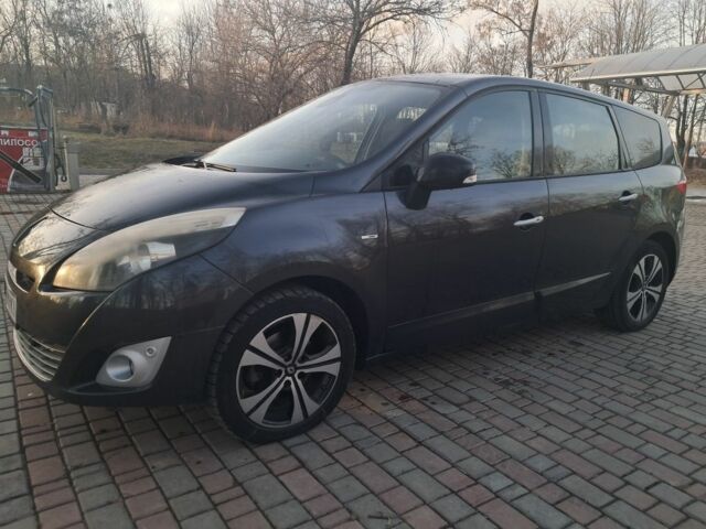 Серый Рено Гранд Сценик, объемом двигателя 1.6 л и пробегом 306 тыс. км за 6500 $, фото 18 на Automoto.ua