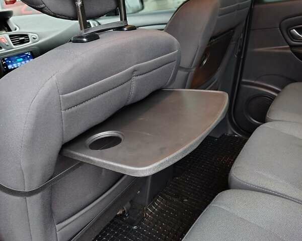 Серый Рено Гранд Сценик, объемом двигателя 1.5 л и пробегом 292 тыс. км за 6700 $, фото 24 на Automoto.ua