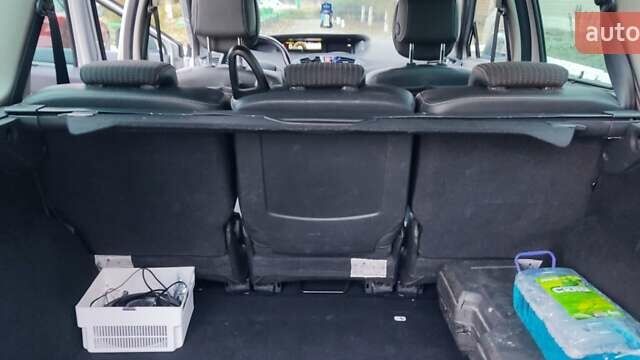 Серый Рено Гранд Сценик, объемом двигателя 1.6 л и пробегом 310 тыс. км за 7300 $, фото 13 на Automoto.ua