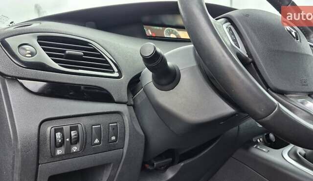 Серый Рено Гранд Сценик, объемом двигателя 1.6 л и пробегом 149 тыс. км за 8500 $, фото 21 на Automoto.ua