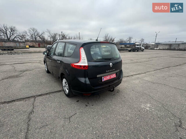 Сірий Рено Гранд Сценік, об'ємом двигуна 1.6 л та пробігом 219 тис. км за 9000 $, фото 5 на Automoto.ua