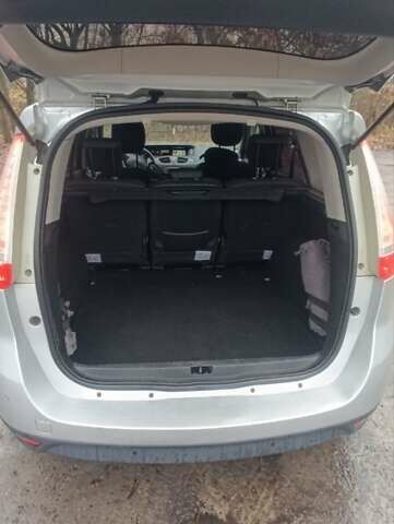 Серый Рено Гранд Сценик, объемом двигателя 1.5 л и пробегом 240 тыс. км за 7600 $, фото 16 на Automoto.ua