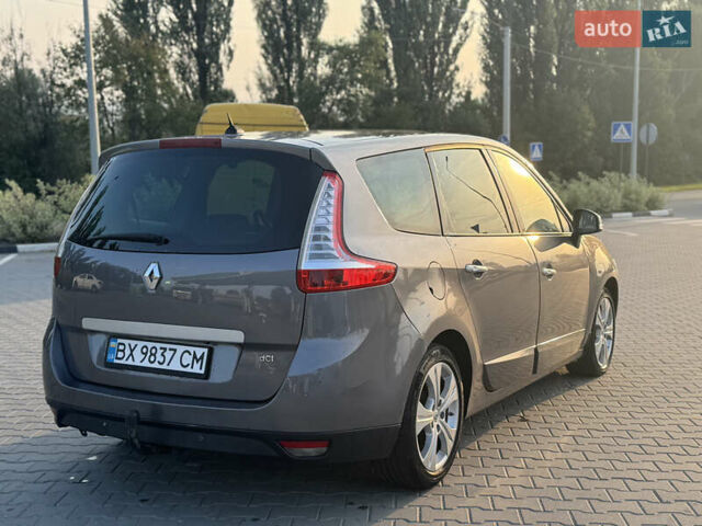 Сірий Рено Гранд Сценік, об'ємом двигуна 2 л та пробігом 200 тис. км за 7990 $, фото 4 на Automoto.ua
