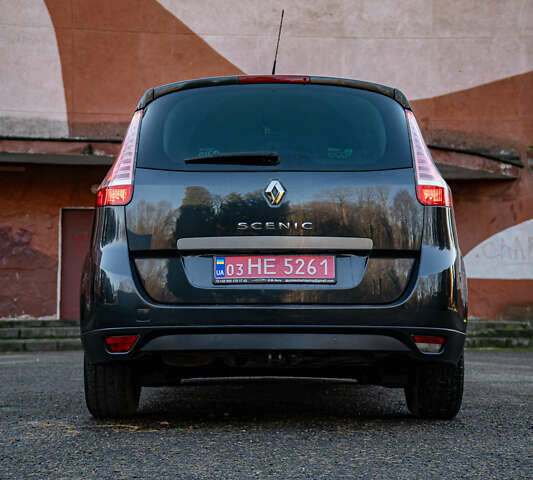 Серый Рено Гранд Сценик, объемом двигателя 1.6 л и пробегом 270 тыс. км за 7400 $, фото 12 на Automoto.ua