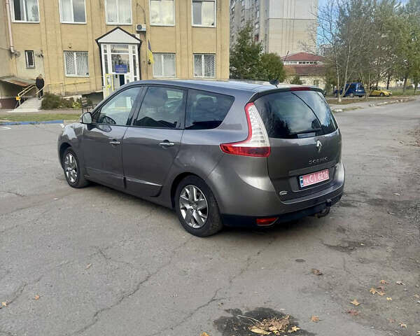 Сірий Рено Гранд Сценік, об'ємом двигуна 1.5 л та пробігом 190 тис. км за 8300 $, фото 3 на Automoto.ua