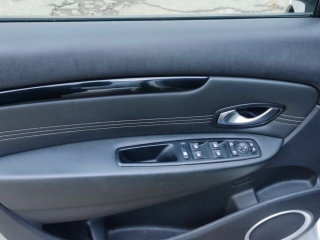 Серый Рено Гранд Сценик, объемом двигателя 1.6 л и пробегом 310 тыс. км за 7300 $, фото 11 на Automoto.ua