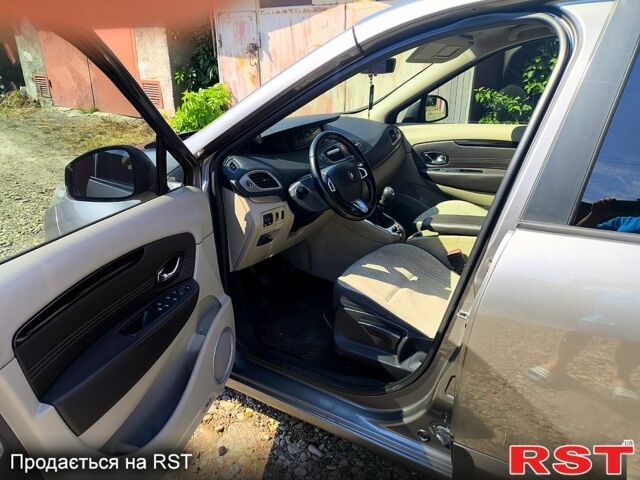 Рено Гранд Сценик 2011 в Стрые на Automoto.ua Серый Рено Гранд Сценик, объемом двигателя 1.5 л и пробегом 300 тыс. км за 6300 $, фото 7 на Automoto.ua