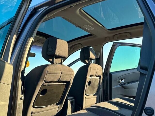 Серый Рено Гранд Сценик, объемом двигателя 1.5 л и пробегом 240 тыс. км за 7500 $, фото 22 на Automoto.ua