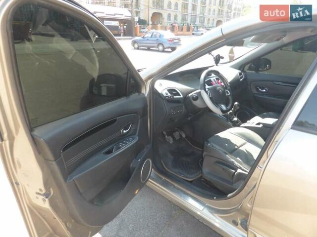 Серый Рено Гранд Сценик, объемом двигателя 1.6 л и пробегом 395 тыс. км за 6499 $, фото 22 на Automoto.ua