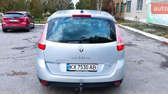 Серый Рено Гранд Сценик, объемом двигателя 1.6 л и пробегом 310 тыс. км за 7300 $, фото 3 на Automoto.ua