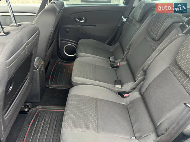 Серый Рено Гранд Сценик, объемом двигателя 2 л и пробегом 210 тыс. км за 6900 $, фото 2 на Automoto.ua