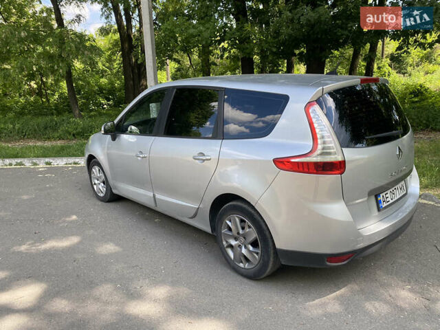 Сірий Рено Гранд Сценік, об'ємом двигуна 1.46 л та пробігом 228 тис. км за 7900 $, фото 2 на Automoto.ua