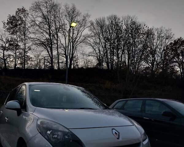 Серый Рено Гранд Сценик, объемом двигателя 1.5 л и пробегом 218 тыс. км за 7650 $, фото 1 на Automoto.ua