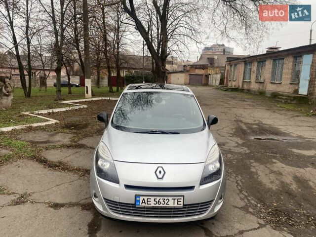 Сірий Рено Гранд Сценік, об'ємом двигуна 1.87 л та пробігом 220 тис. км за 8000 $, фото 7 на Automoto.ua