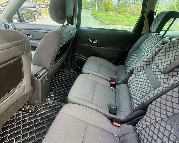 Сірий Рено Гранд Сценік, об'ємом двигуна 1.5 л та пробігом 190 тис. км за 8300 $, фото 11 на Automoto.ua