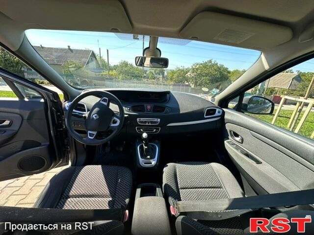 Серый Рено Гранд Сценик, объемом двигателя 15 л и пробегом 311 тыс. км за 7200 $, фото 4 на Automoto.ua