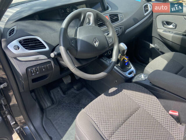 Сірий Рено Гранд Сценік, об'ємом двигуна 1.5 л та пробігом 244 тис. км за 7900 $, фото 6 на Automoto.ua