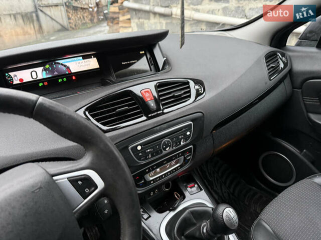 Серый Рено Гранд Сценик, объемом двигателя 1.6 л и пробегом 265 тыс. км за 7950 $, фото 24 на Automoto.ua
