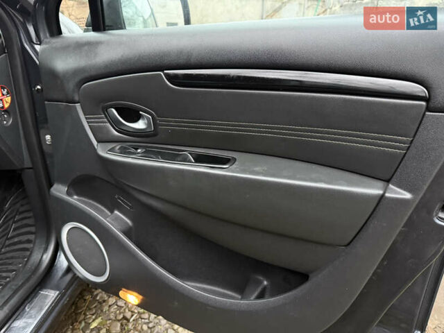 Серый Рено Гранд Сценик, объемом двигателя 1.6 л и пробегом 265 тыс. км за 7950 $, фото 48 на Automoto.ua