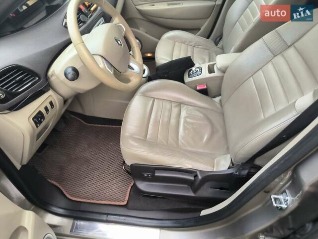 Серый Рено Гранд Сценик, объемом двигателя 1.6 л и пробегом 240 тыс. км за 7500 $, фото 10 на Automoto.ua