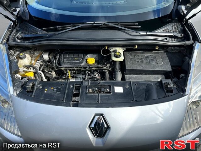 Серый Рено Гранд Сценик, объемом двигателя 1.6 л и пробегом 268 тыс. км за 8100 $, фото 13 на Automoto.ua