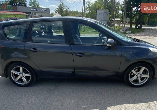 Сірий Рено Гранд Сценік, об'ємом двигуна 1.5 л та пробігом 244 тис. км за 7900 $, фото 3 на Automoto.ua