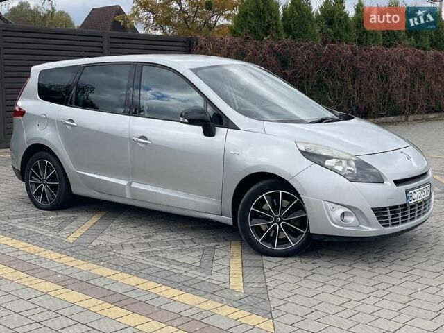 Серый Рено Гранд Сценик, объемом двигателя 2 л и пробегом 249 тыс. км за 8450 $, фото 9 на Automoto.ua