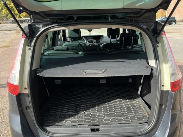 Рено Гранд Сценик 2011 в Чернигове на Automoto.ua Серый Рено Гранд Сценик, объемом двигателя 1.5 л и пробегом 309 тыс. км за 7600 $, фото 10 на Automoto.ua