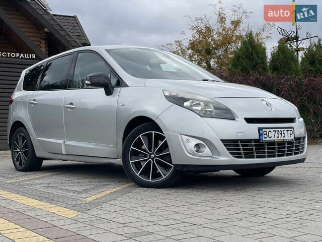 Серый Рено Гранд Сценик, объемом двигателя 2 л и пробегом 249 тыс. км за 8450 $, фото 6 на Automoto.ua