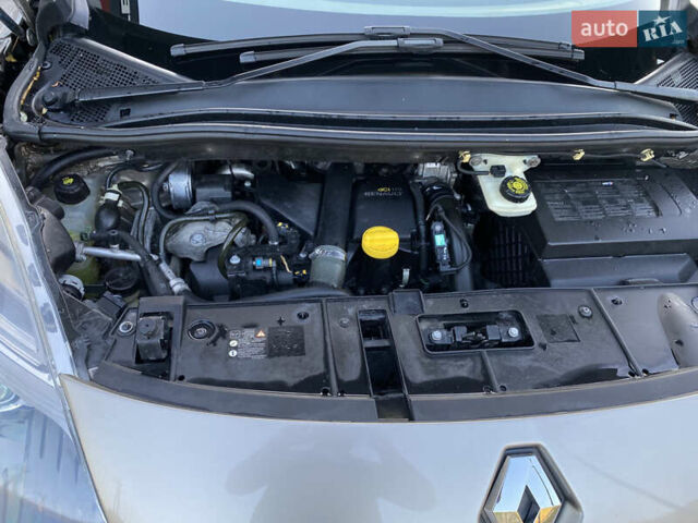 Серый Рено Гранд Сценик, объемом двигателя 1.46 л и пробегом 280 тыс. км за 8000 $, фото 8 на Automoto.ua