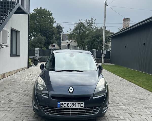 Сірий Рено Гранд Сценік, об'ємом двигуна 1.6 л та пробігом 242 тис. км за 8000 $, фото 6 на Automoto.ua