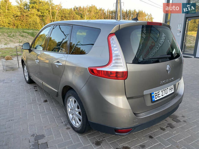 Серый Рено Гранд Сценик, объемом двигателя 1.46 л и пробегом 280 тыс. км за 8000 $, фото 16 на Automoto.ua