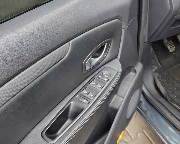 Серый Рено Гранд Сценик, объемом двигателя 1.5 л и пробегом 292 тыс. км за 6700 $, фото 9 на Automoto.ua