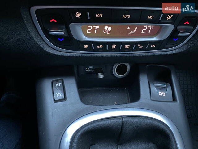 Сірий Рено Гранд Сценік, об'ємом двигуна 1.87 л та пробігом 220 тис. км за 8000 $, фото 19 на Automoto.ua